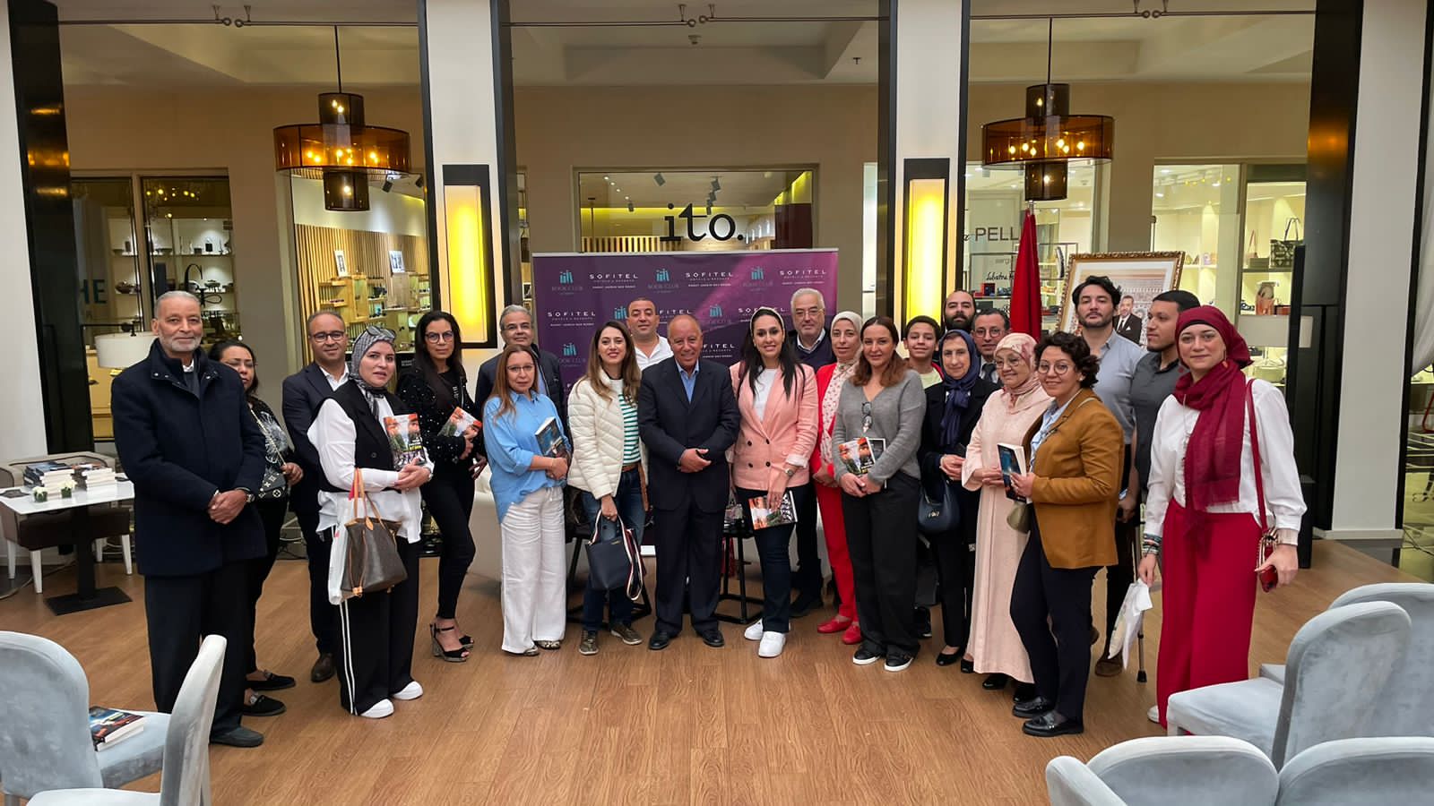 Foto de grupo con lectores